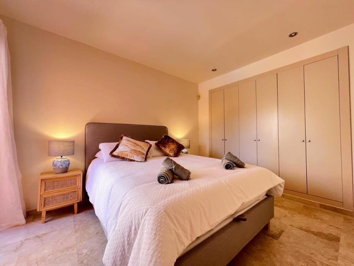Modern 2 Bedroom Beachside Apartment Nr72 ロス・アルカサレス エクステリア 写真