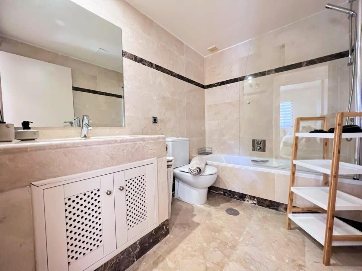 Modern 2 Bedroom Beachside Apartment Nr72 ロス・アルカサレス エクステリア 写真