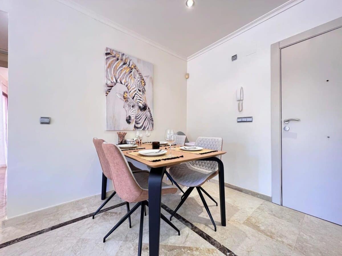 Modern 2 Bedroom Beachside Apartment Nr72 ロス・アルカサレス エクステリア 写真